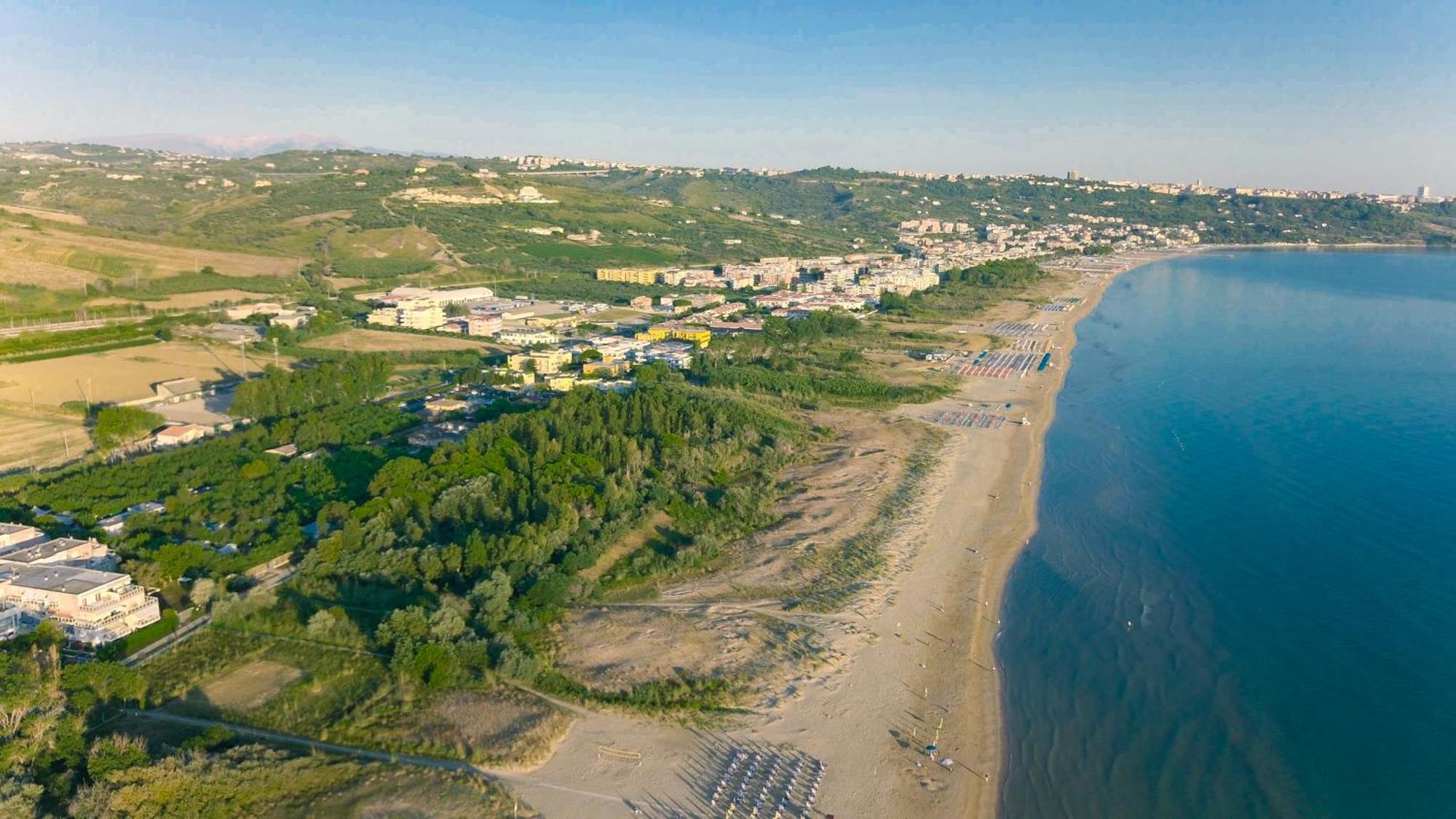 Camping & Residence Il Pioppeto Васто Екстериор снимка